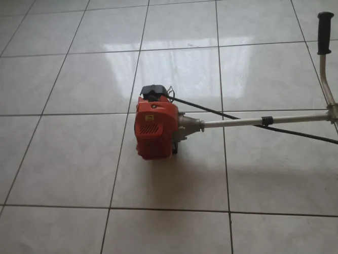 Roçadeira Nakasaki 83 CC, 3.5 HP
