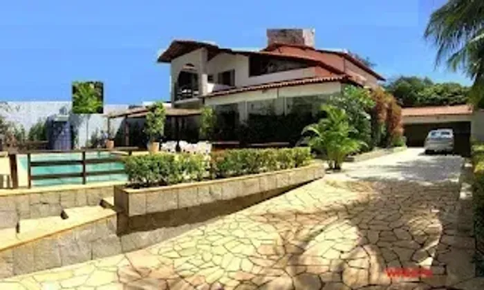 Vendo ou Alugo Casa Duplex no Bairro Edson Queiroz com 4 Suítes, Piscina e Terreno de 1.64