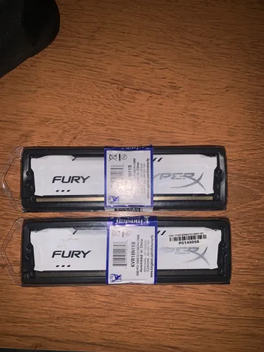 2 pentes de memória ram ddr3 8gb 1600mhz