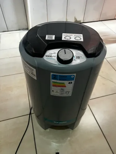 Vende-se centrífugadora seminova poucas marcas de uso