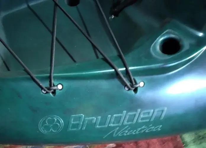 Caiaque brudden novo em promoção 