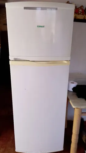 Geladeira consul só funciona o frizer 