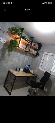 Escrivaninha Industrial com Prateleira de Madeira