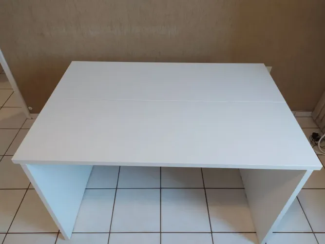 Mesa Dobrável Tok&Stok Flip - Ideal para Espaços Pequenos / Aparador