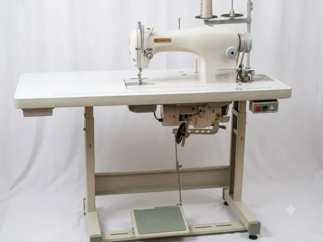 Maquina de costura reta, Singer 10. Ótimo estado.