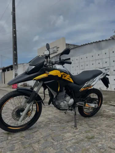 XRE 300 2017 NOVA