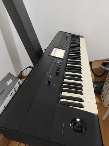 Teclado Korg Krome 73 (Estado de novo)