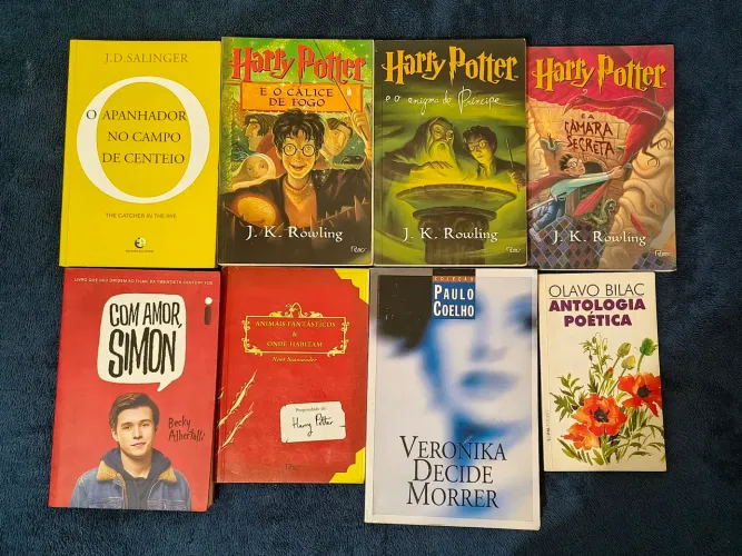 Lote com 10 livros: Harry Potter, Com Amor Simon, O Apanhador no Campo de Centeio