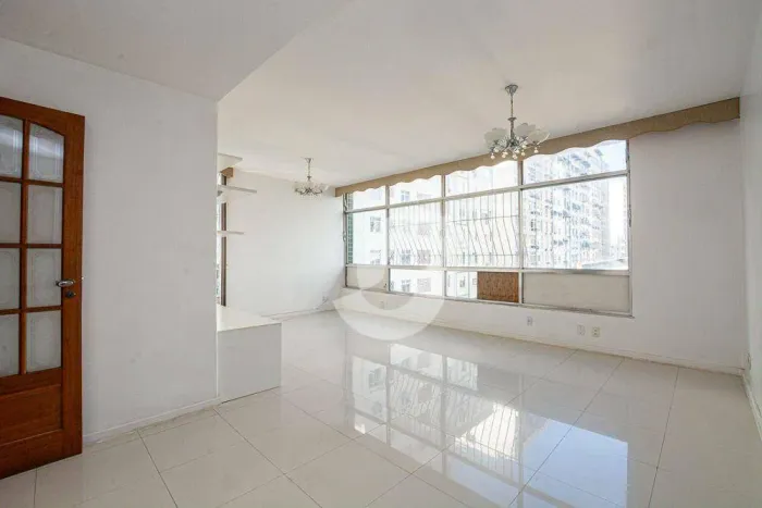Apartamento em Icaraí com 3 dormitórios à venda