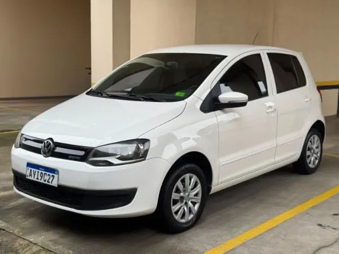 Volkswagen Fox Bluemotion 1.0 MI Total Flex 12V 5P 2014