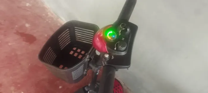 Scooter Elétrica Dobrável para Mobilidade - Conservada