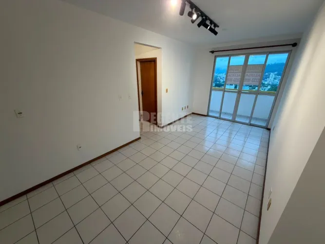 Ótimo apartamento de 2 dormitórios para locação no bairro Carvoeira, perto da UFSC!