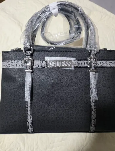 BOLSA GUESS PRETA