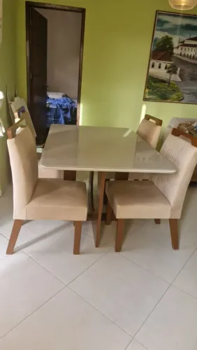 Mesa jantar seme nova com 4 cadeiras