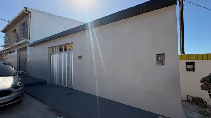 Aluga-se excelente casa no Feitosa
