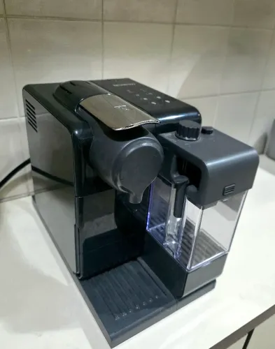 Máquina de café Nespresso Lattissima One