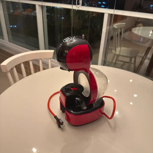 Cafeteira Dolce Gusto Lumio Automática para cápsulas