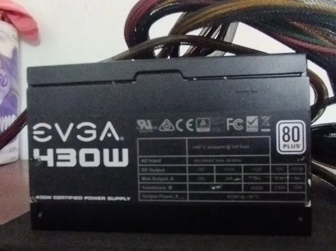 Fonte gamer EVGA 430W 80 Plus (retirada de peças)