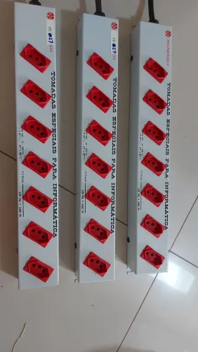 Régua de Tomadas Profissional PDU marca Holzmindein