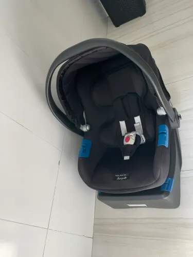 Bebê conforto com a base