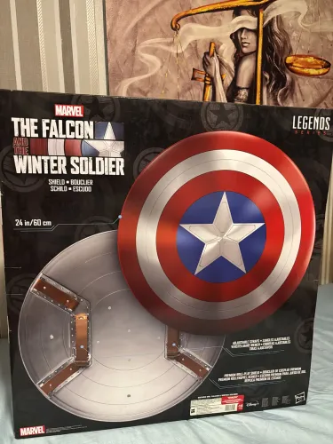 Escudo Capitão América- Legends Series Hasbro