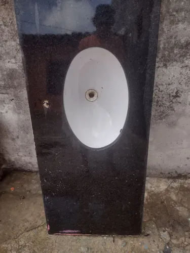 Lavatório em mármore com louça Deca