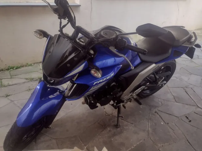 FZ25
