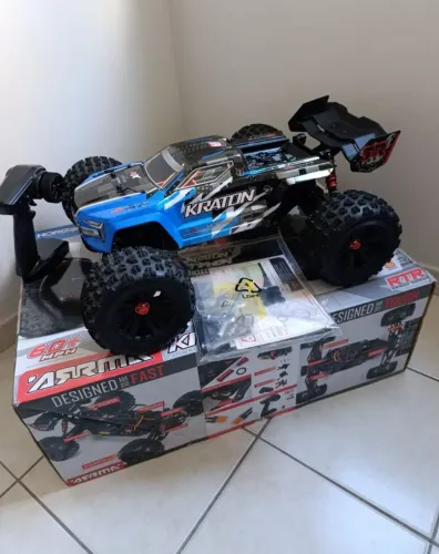 Automodelo kraton 6s 1/8