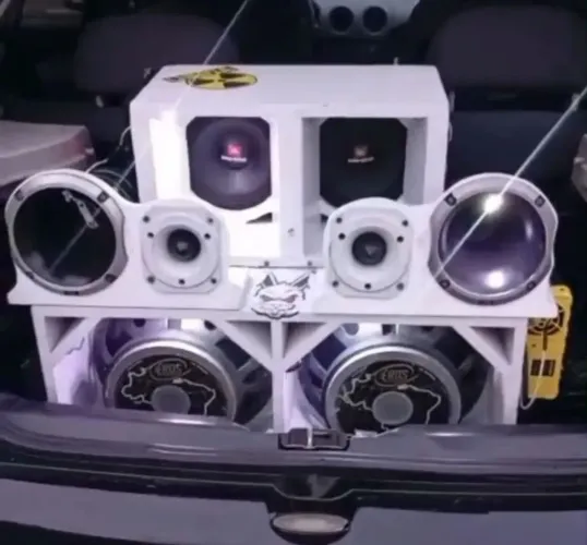 Som automotivo completo para vender logo