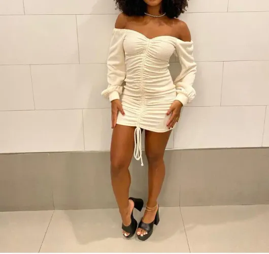 Vestido Off White (FASHION NOVA)