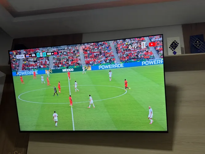 Tv Smart 75 Polegadas 4K Philips Ambilight Sem Detalhes