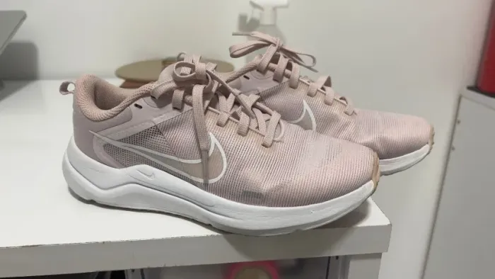 Tênis Nike (Tamanho 35)