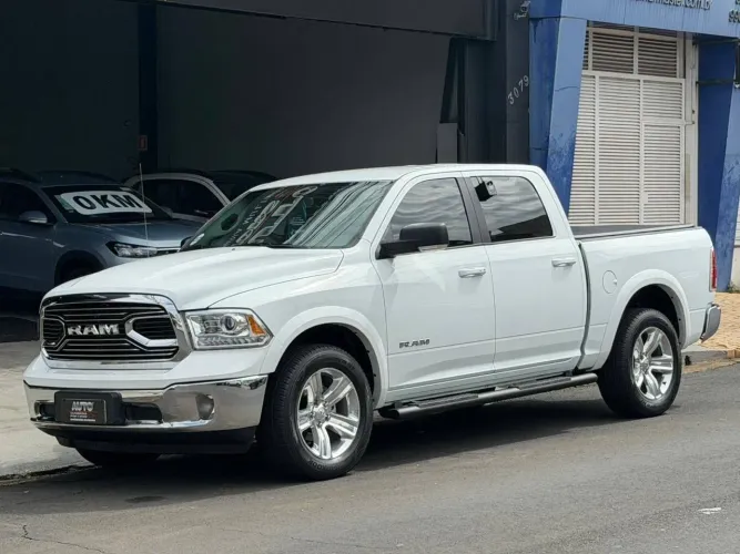 Ram Classic Laramie 5.7 V8 16V Gasolina 4X4 Aut. 2023