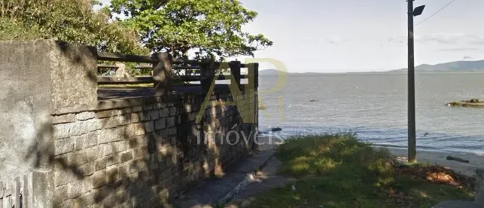 Terreno è venda na beira da praia do Centro de São José - 600m²