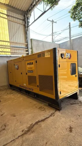 Gerador 500 KVA cabinado Caterpillar ano 2024