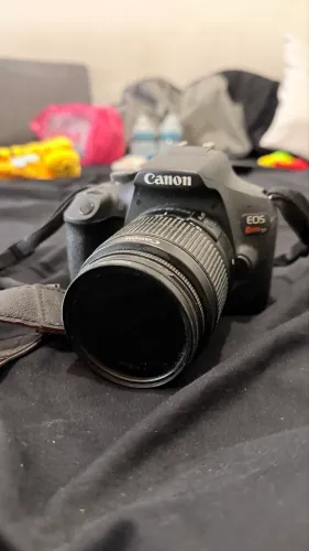 Câmera Canon EOS Rebel T7