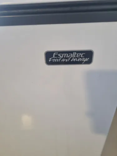 Frizer Duas portas horizontal Marca ESMALTEC SEMI NOVA PERFEITA