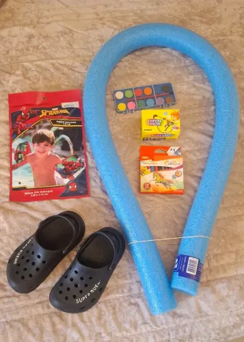 Kit Banho e lazer, tudo na descrição. R$50 Reais pra vir buscar.