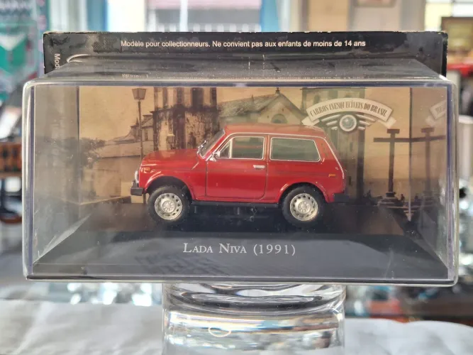 Miniatura Lada Niva 1991 Lacrada Carros Inesquecíveis do Brasil do Brasil