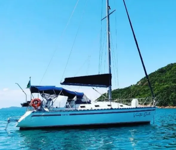 BARCO PRONTO PARA MORAR A BORDO COM CONFORTO