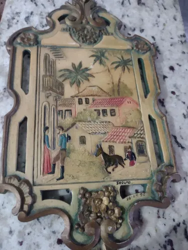 Painel decorativo, em resina, alto-relevo, tema Brasil colonial, 35cmx20cm