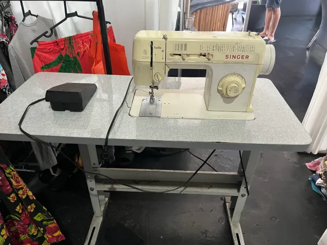 Máquina de costura Singer
