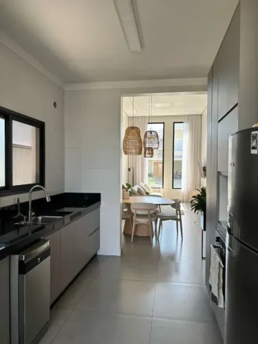 Casa à Venda em Condomínio Fechado Residencial Colinas | Caçapava