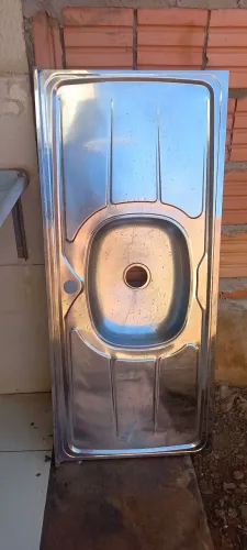 Vendo pia de cozinha inox semi nova