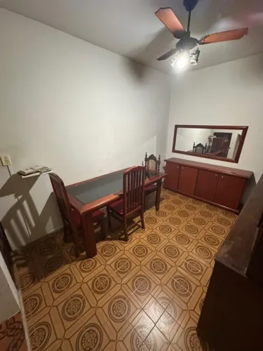 Aluga-se casa para empresa/família