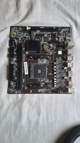Placa Mãe Brazil PC BPC-A320MT81-G Socket AM4 DDR4 M.2 Micro ATX