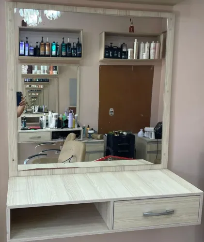 Bancada com vidro embutido 650 reais. Muito nova