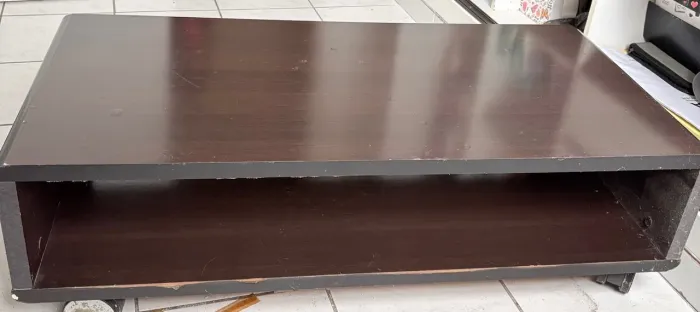 Mesa de centro com rodinhas