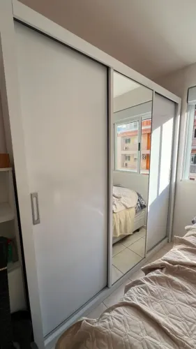 Guarda-roupa Casal com Espelho 3 Portas de correr
