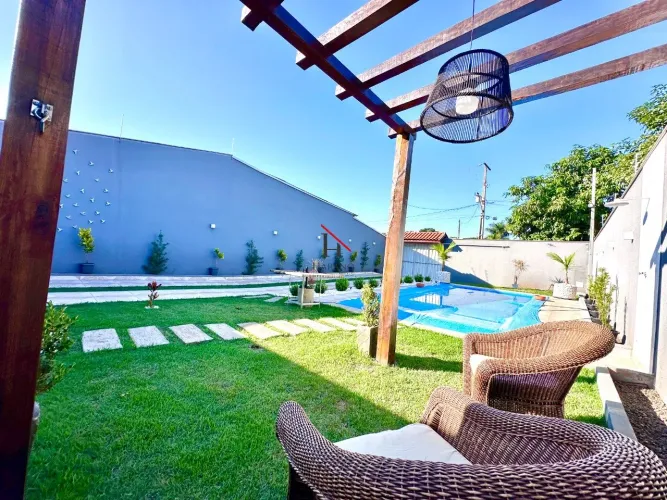 Chácara mobiliada com piscina e espaço para lazer